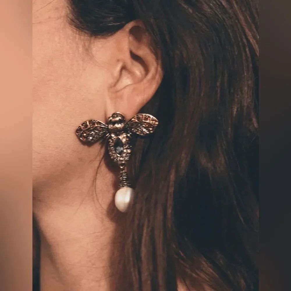 bees earring A805